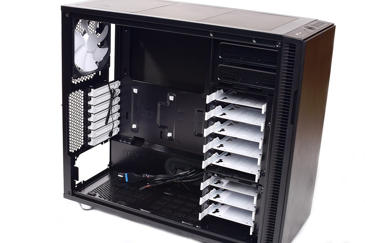 fractal-design-r5-inside